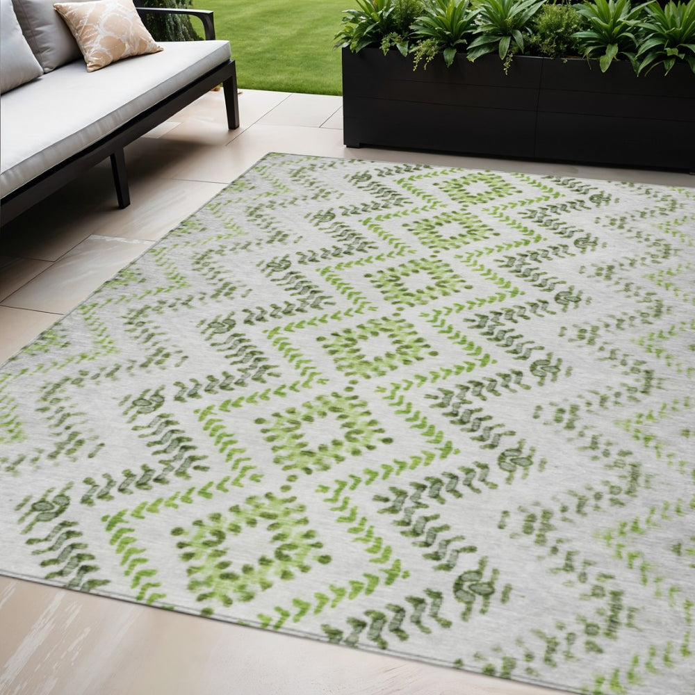 HomeRoots 5' Modern Geometric Washable Area Rug in Green, Ivory, and Gray for Indoor/Outdoor Versatility 5' X 8' 581540