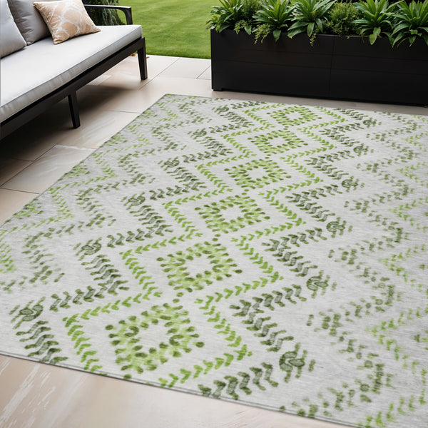 Homeroots 3' Stylish Green And Ivory Geometric Washable Area Rug For Indoor And Outdoor Spaces, Durable Design 5' X 8' Polyester 581540