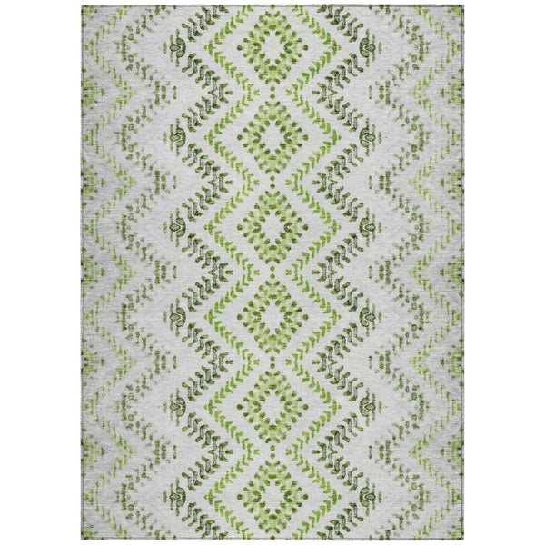 Homeroots 3' Stylish Green And Ivory Geometric Washable Area Rug For Indoor And Outdoor Spaces, Durable Design 5' X 8' Polyester 581540