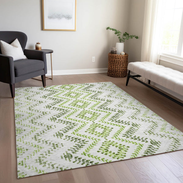 Homeroots 3' Stylish Green And Ivory Geometric Washable Area Rug For Indoor And Outdoor Spaces, Durable Design 5' X 8' Polyester 581540