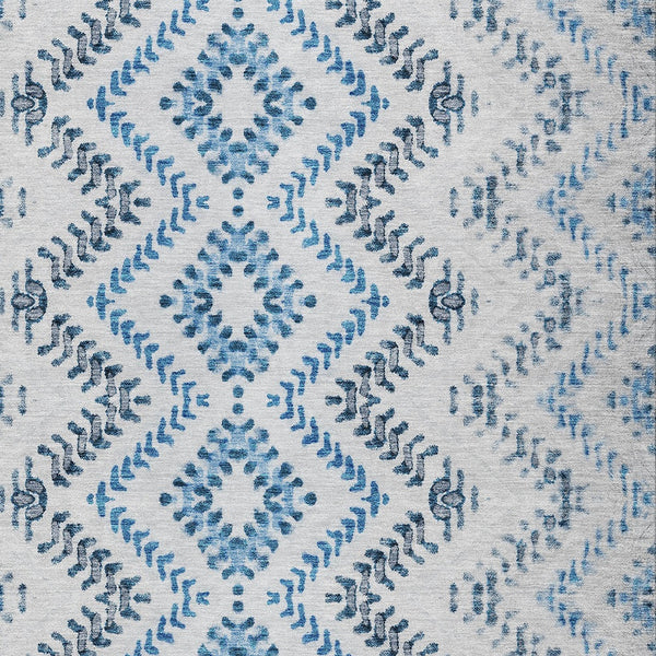 Homeroots 3' Stylish Green And Ivory Geometric Washable Area Rug For Indoor And Outdoor Spaces, Durable Design 3' X 5' Polyester 581545