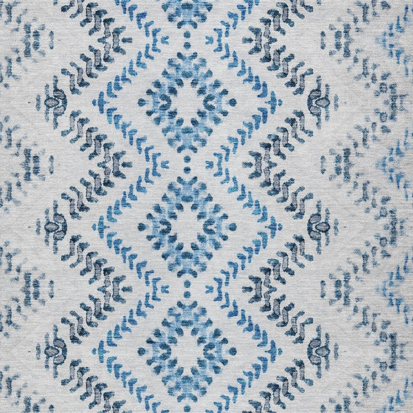 Homeroots 3' Stylish Green And Ivory Geometric Washable Area Rug For Indoor And Outdoor Spaces, Durable Design 5' X 8' Polyester 581546