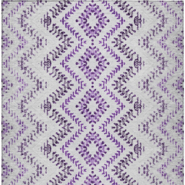 Homeroots 3' Stylish Green And Ivory Geometric Washable Area Rug For Indoor And Outdoor Spaces, Durable Design 8' X 10' Polyester 581554