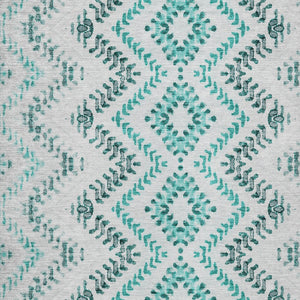 Homeroots 3' Stylish Green And Ivory Geometric Washable Area Rug For Indoor And Outdoor Spaces, Durable Design 3' X 5' Polyester 581557