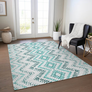 Homeroots 3' Stylish Green And Ivory Geometric Washable Area Rug For Indoor And Outdoor Spaces, Durable Design 3' X 5' Polyester 581557