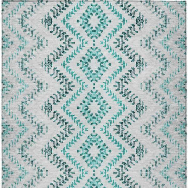 Homeroots 3' Stylish Green And Ivory Geometric Washable Area Rug For Indoor And Outdoor Spaces, Durable Design 5' X 8' Polyester 581558
