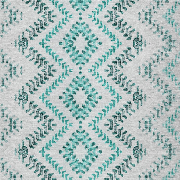 Homeroots 3' Stylish Green And Ivory Geometric Washable Area Rug For Indoor And Outdoor Spaces, Durable Design 8' X 10' Polyester 581560