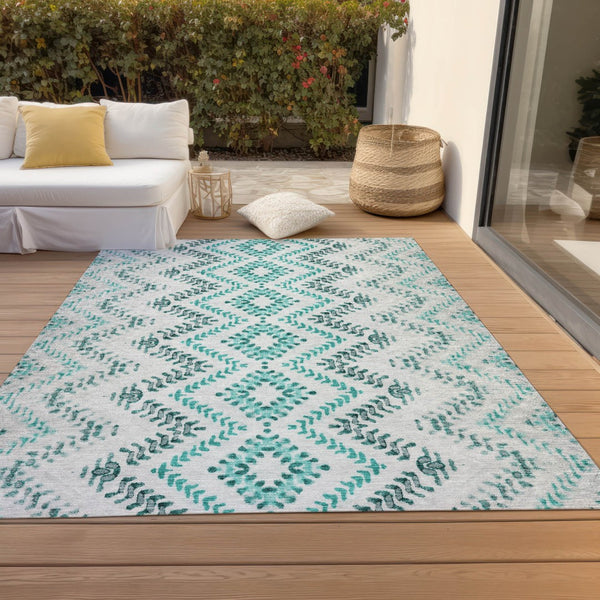 Homeroots 3' Stylish Green And Ivory Geometric Washable Area Rug For Indoor And Outdoor Spaces, Durable Design 9' X 12' Polyester 581561