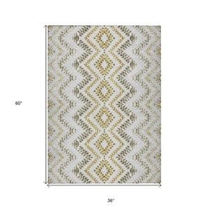 Homeroots 3' Stylish Green And Ivory Geometric Washable Area Rug For Indoor And Outdoor Spaces, Durable Design 3' X 5' Polyester 581563