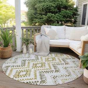 Homeroots 3' Stylish Green And Ivory Geometric Washable Area Rug For Indoor And Outdoor Spaces, Durable Design 8' Round Polyester 581565