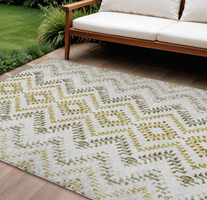Homeroots 3' Stylish Green And Ivory Geometric Washable Area Rug For Indoor And Outdoor Spaces, Durable Design 8' X 10' Polyester 581566