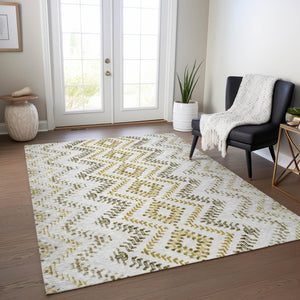 Homeroots 3' Stylish Green And Ivory Geometric Washable Area Rug For Indoor And Outdoor Spaces, Durable Design 8' X 10' Polyester 581566