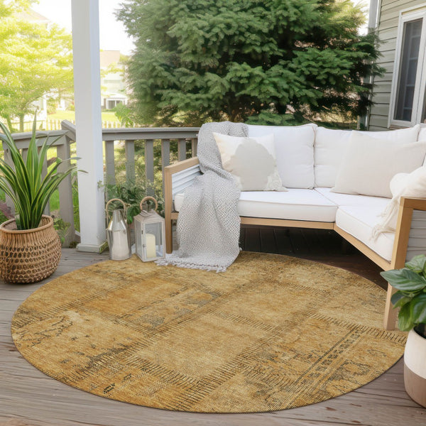 Homeroots 3' Beige Taupe And Brown Patchwork Washable Area Rug For Indoor Or Outdoor Spaces, Stylish & Durable 8' Round Polyester 581589