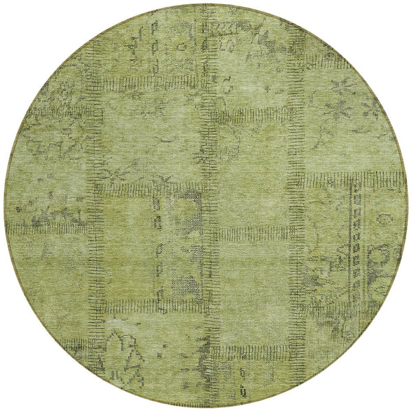 Homeroots 3' Beige Taupe And Brown Patchwork Washable Area Rug For Indoor Or Outdoor Spaces, Stylish & Durable 8' Round Polyester 581595