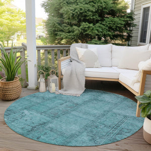 Homeroots 3' Beige Taupe And Brown Patchwork Washable Area Rug For Indoor Or Outdoor Spaces, Stylish & Durable 8' Round Polyester 581619