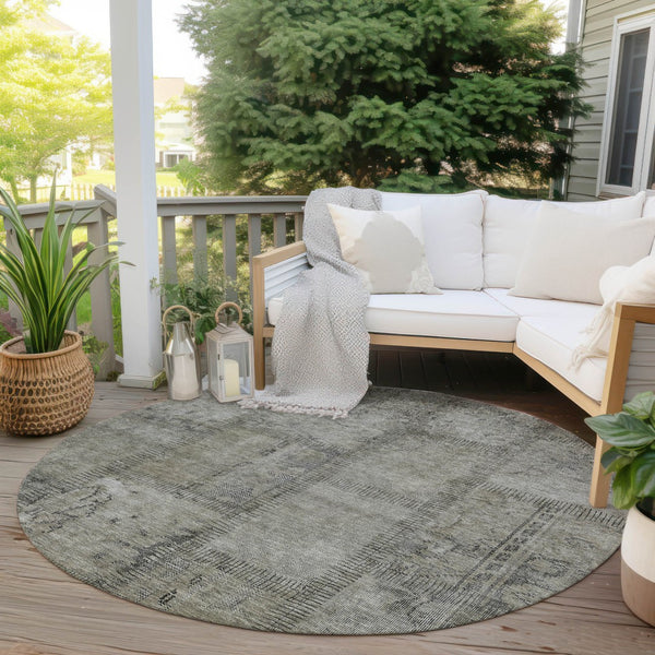 Homeroots 3' Beige Taupe And Brown Patchwork Washable Area Rug For Indoor Or Outdoor Spaces, Stylish & Durable 8' Round Polyester 581625
