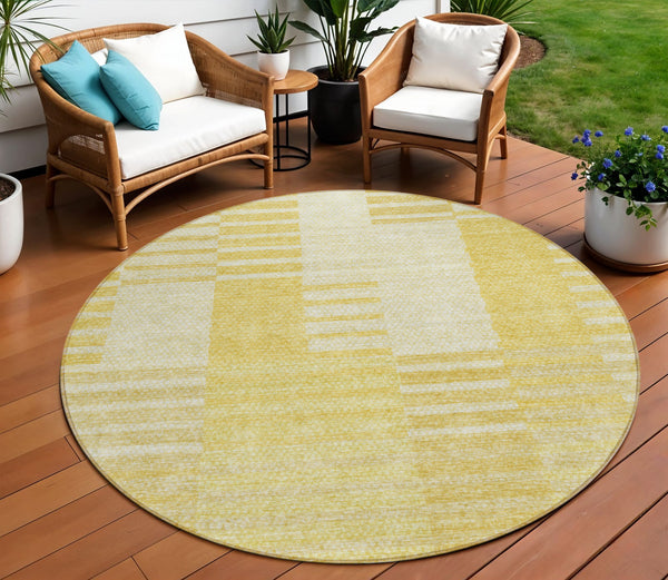 Homeroots 3' Stylish Artichoke Green And Mint Striped Washable Indoor-outdoor Area Rug For All Spaces 8' Round Polyester 581649