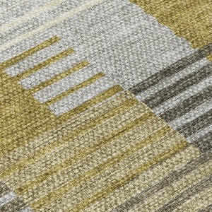 Homeroots 3' Brown Gold Taupe Striped Washable Area Rug - Perfect For Indoor And Outdoor Spaces, Durable Design 8' Round Polyester 581685