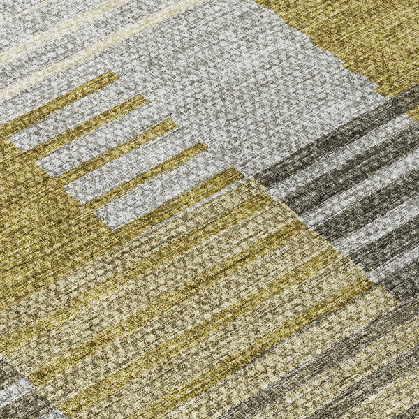 Homeroots 3' Brown Gold Taupe Striped Washable Area Rug - Perfect For Indoor And Outdoor Spaces, Durable Design 8' Round Polyester 581685