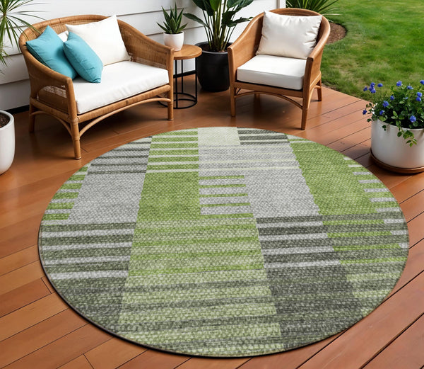 Homeroots 3' Brown Gold Taupe Striped Washable Area Rug - Perfect For Indoor And Outdoor Spaces, Durable Design 8' Round Polyester 581697