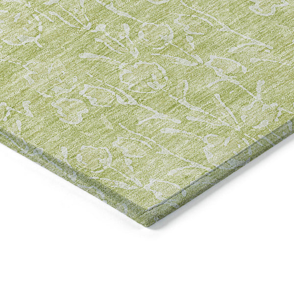 Homeroots 3' Artichoke Green & Ivory Floral Washable Area Rug For Indoor & Outdoor Spaces, Durable Design 3' X 5' Polyester 581840