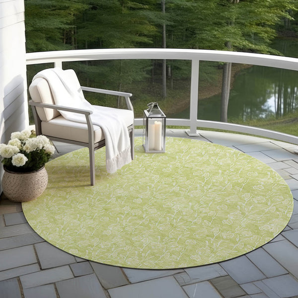 Homeroots 3' Artichoke Green & Ivory Floral Washable Area Rug For Indoor & Outdoor Spaces, Durable Design 8' Round Polyester 581842