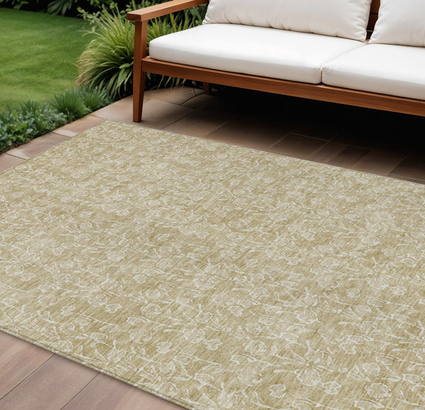 Homeroots 3' Artichoke Green & Ivory Floral Washable Area Rug For Indoor & Outdoor Spaces, Durable Design 8' X 10' Polyester 581849