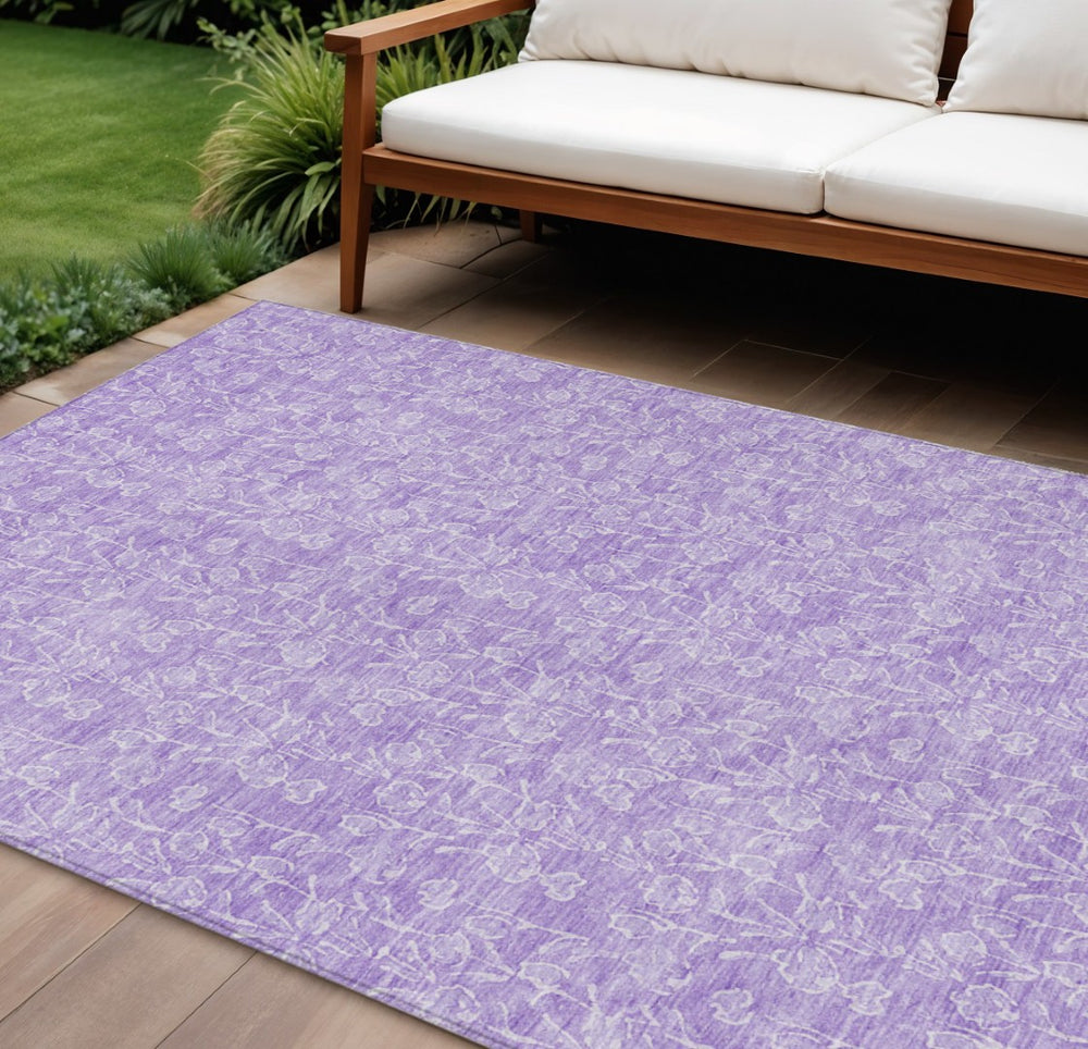 HomeRoots 9' Lilac and Ivory Floral Area Rug - Stylish, Washable Design Perfect for Indoor and Outdoor Spaces 9' X 12' 581874