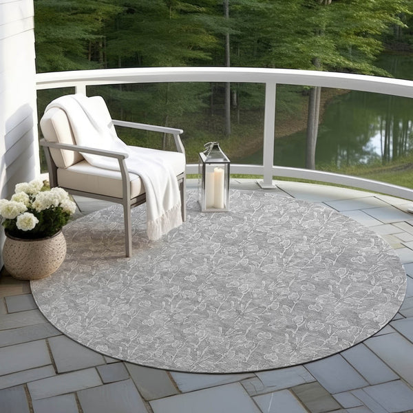 Homeroots 3' Artichoke Green & Ivory Floral Washable Area Rug For Indoor & Outdoor Spaces, Durable Design 8' Round Polyester 581878