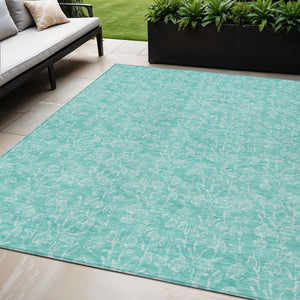 Homeroots 3' Artichoke Green & Ivory Floral Washable Area Rug For Indoor & Outdoor Spaces, Durable Design 5' X 8' Polyester 581883