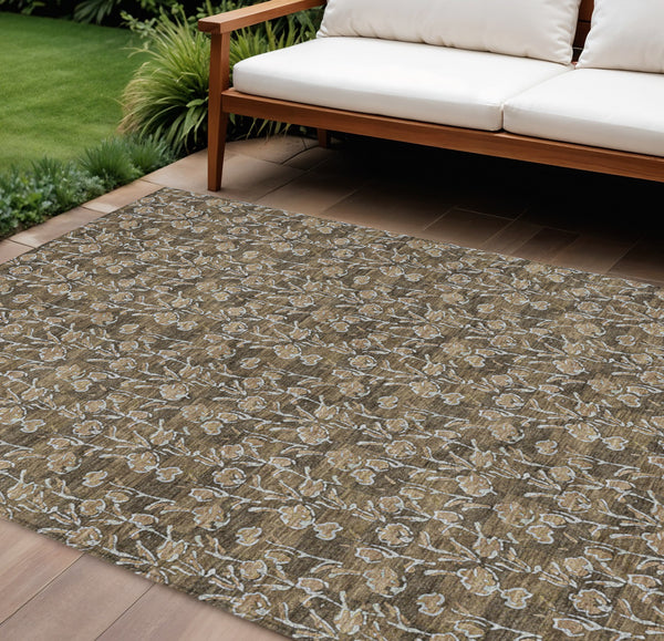 Homeroots 3' Brown Floral Washable Area Rug - Stylish Indoor Outdoor Carpet For High Traffic Spaces & More 8' X 10' Polyester 581891