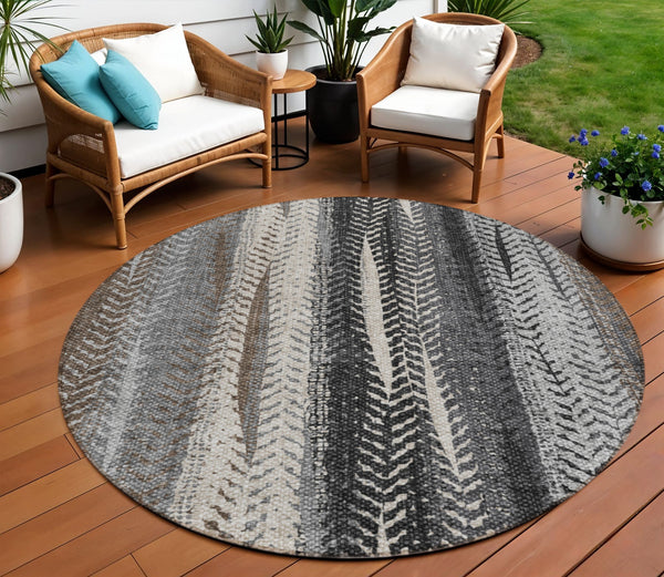 Homeroots 3' Stylish Botanical Leaves Indoor Outdoor Area Rug - Durable, Washable, And Versatile For Any Space 8' Round Polyester 581932