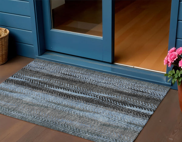 Homeroots 3' Stylish Botanical Leaves Indoor Outdoor Area Rug - Durable, Washable, And Versatile For Any Space 3' X 5' Polyester 581936