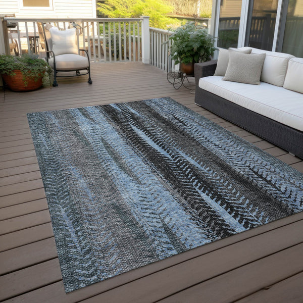 Homeroots 3' Stylish Botanical Leaves Indoor Outdoor Area Rug - Durable, Washable, And Versatile For Any Space 3' X 5' Polyester 581936