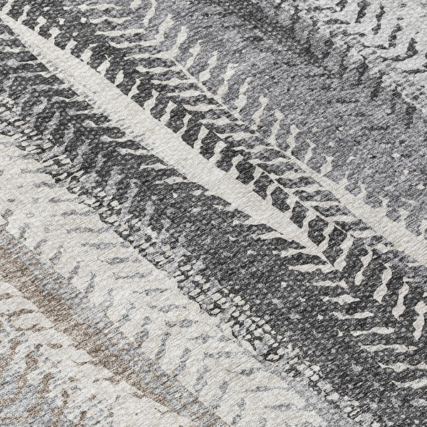 Homeroots 3' Stylish Botanical Leaves Indoor Outdoor Area Rug - Durable, Washable, And Versatile For Any Space 8' Round Polyester 581944