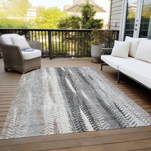 Homeroots 3' Stylish Botanical Leaves Indoor Outdoor Area Rug - Durable, Washable, And Versatile For Any Space 8' X 10' Polyester 581945