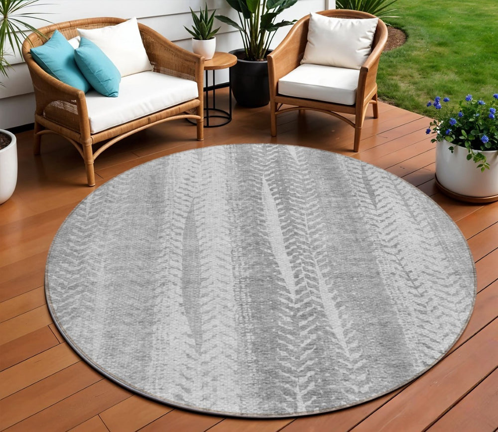 HomeRoots 5' Indoor Outdoor Area Rug with Botanical Leaves Design – Washable, Durable, Stylish for Any Space 8' Round 581992