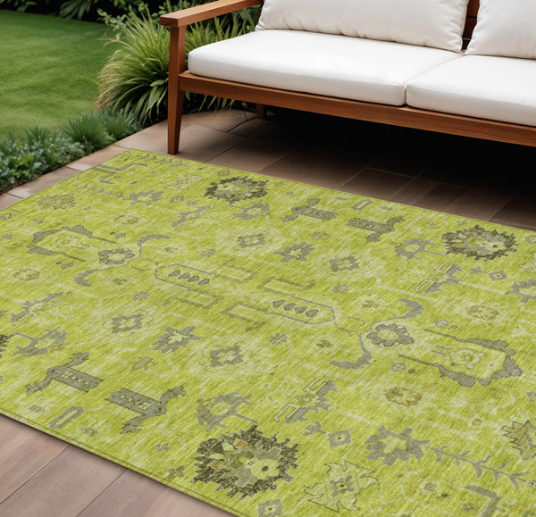 Homeroots 3' Stylish Artichoke Green Oriental Washable Area Rug For Indoor & Outdoor Use, Durable Design 5' X 8' Polyester 582051