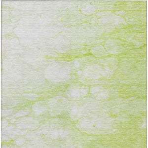 Homeroots 3' Artichoke Green Abstract Area Rug - Washable Indoor/Outdoor, Stain-resistant, Stylish Design 5' X 8' Polyester 582189