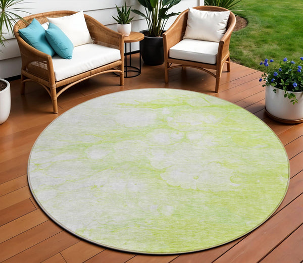Homeroots 3' Artichoke Green Abstract Area Rug - Washable Indoor/Outdoor, Stain-resistant, Stylish Design 8' Round Polyester 582190
