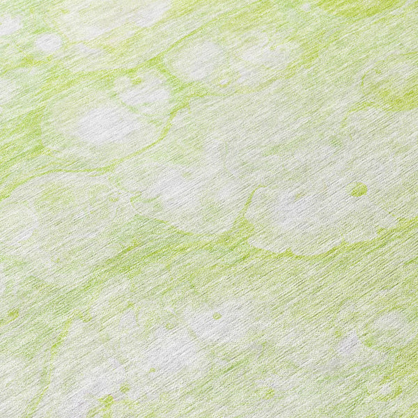 Homeroots 3' Artichoke Green Abstract Area Rug - Washable Indoor/Outdoor, Stain-resistant, Stylish Design 8' Round Polyester 582190