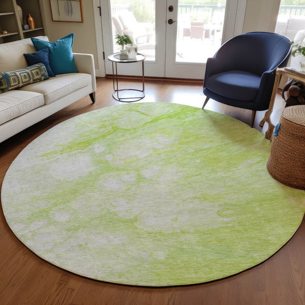 Homeroots 3' Artichoke Green Abstract Area Rug - Washable Indoor/Outdoor, Stain-resistant, Stylish Design 8' Round Polyester 582190
