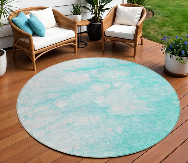 Homeroots 3' Artichoke Green Abstract Area Rug - Washable Indoor/Outdoor, Stain-resistant, Stylish Design 8' Round Polyester 582196