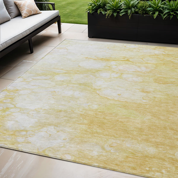 Homeroots 3' Artichoke Green Abstract Area Rug - Washable Indoor/Outdoor, Stain-resistant, Stylish Design 5' X 8' Polyester 582213