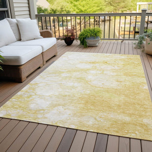 Homeroots 3' Artichoke Green Abstract Area Rug - Washable Indoor/Outdoor, Stain-resistant, Stylish Design 5' X 8' Polyester 582213