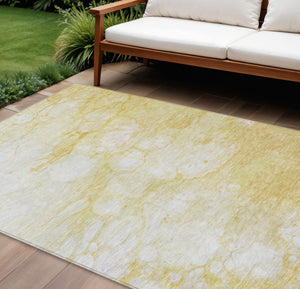 Homeroots 3' Artichoke Green Abstract Area Rug - Washable Indoor/Outdoor, Stain-resistant, Stylish Design 8' X 10' Polyester 582215