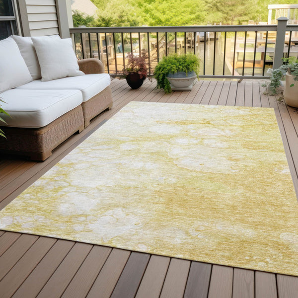 Homeroots 3' Artichoke Green Abstract Area Rug - Washable Indoor/Outdoor, Stain-resistant, Stylish Design 9' X 12' Polyester 582216