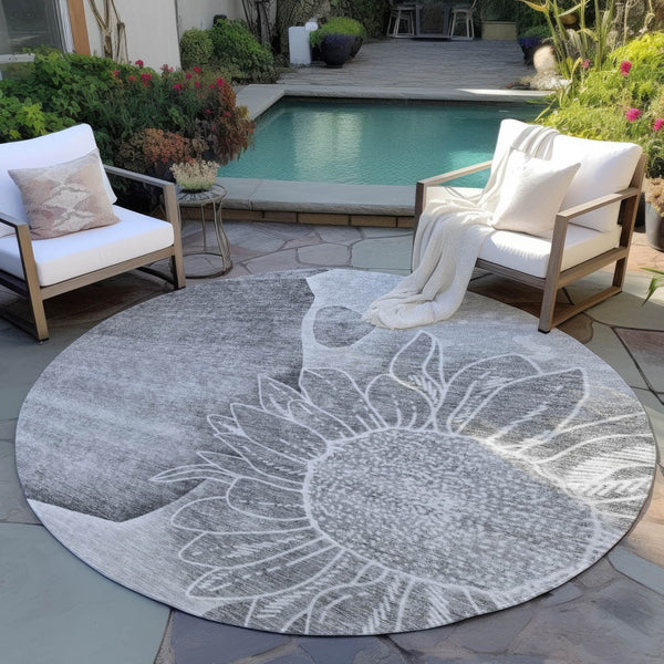 Homeroots 3' Artichoke Green Floral Washable Area Rug For Indoor And Outdoor Spaces - Stylish & Durable 8' Round Polyester 582250