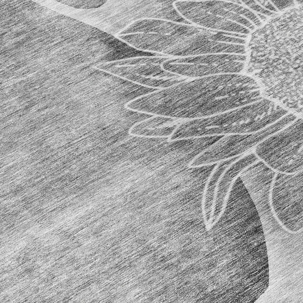 Homeroots 3' Artichoke Green Floral Washable Area Rug For Indoor And Outdoor Spaces - Stylish & Durable 8' Round Polyester 582250