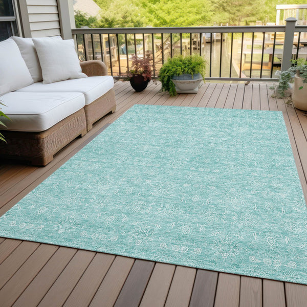 Homeroots 3' Floral Washable Area Rug In Artichoke Green Mint Green & Ivory For Indoor/Outdoor Spaces 5' X 8' Polyester 582321